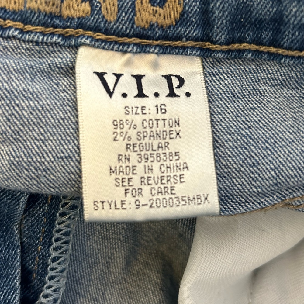 V.I.P Jean Shorts - Picture 5 of 5